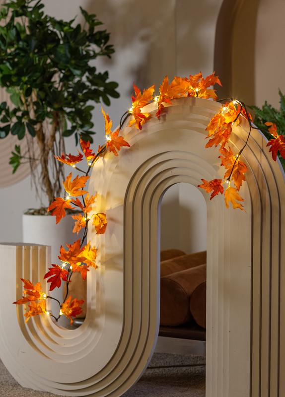 Рекомендуем купить Гирлянда светодиодная "Ветвь кленовая" 1.8м 24LED тепл. бел. IP44 6ч таймер провод корич. 80см КОСМОС KOC_INT-B129